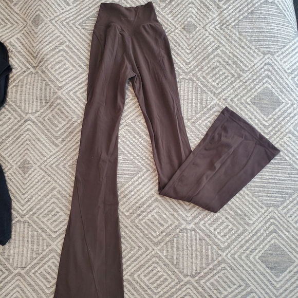 Alphalete Aura Flare Legging - Picture 3 of 5